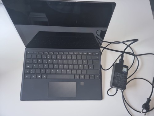 Microsoft surface pro i7 - 7,